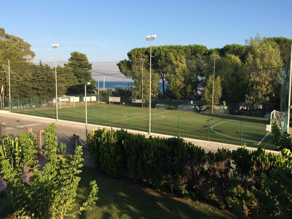Villaggio Camping Lungomare Cropani Eksteriør billede